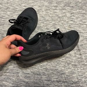 Size 9.5 Nike shoes. Barely Worn